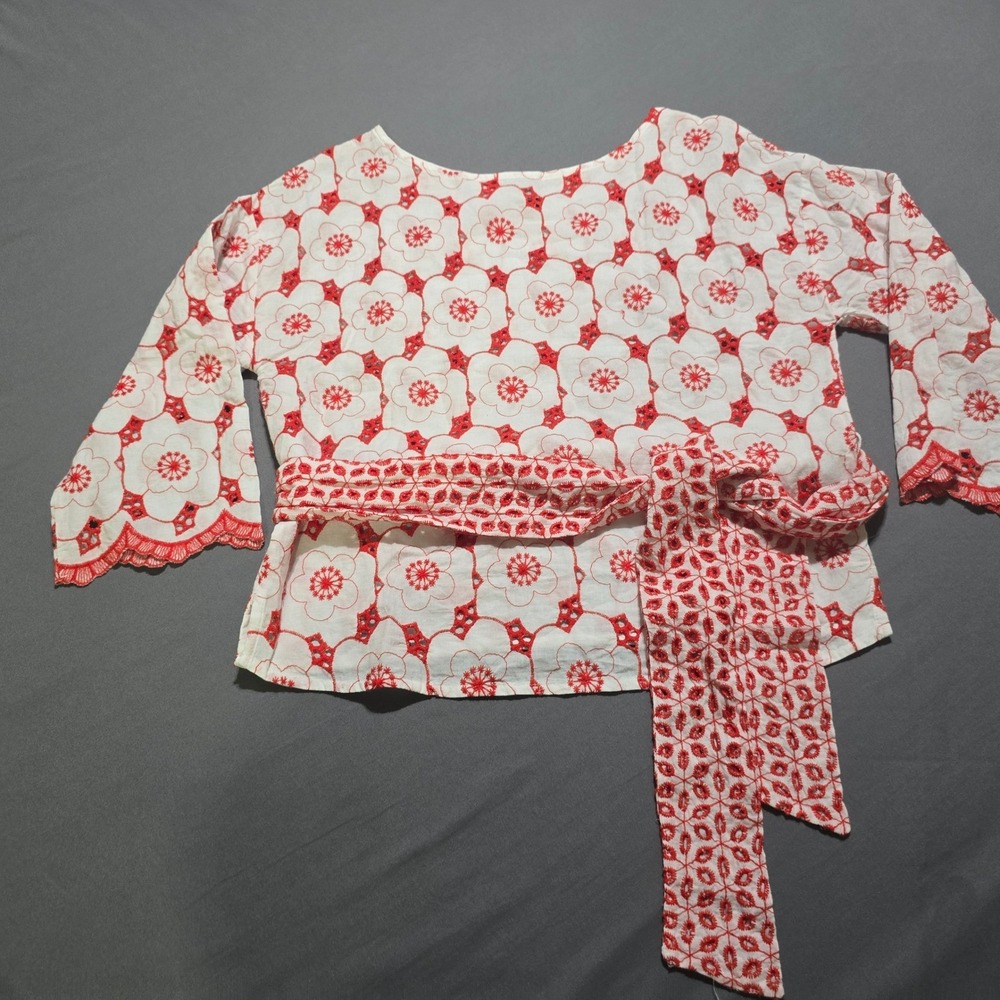 Tristan Eyelet Lace Blouse Womens Small petite SP Red White Floral Tie Waist